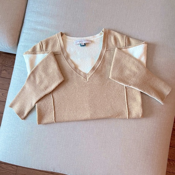 French Connection v-neck sweater - Sz XS - Picture 6 of 12